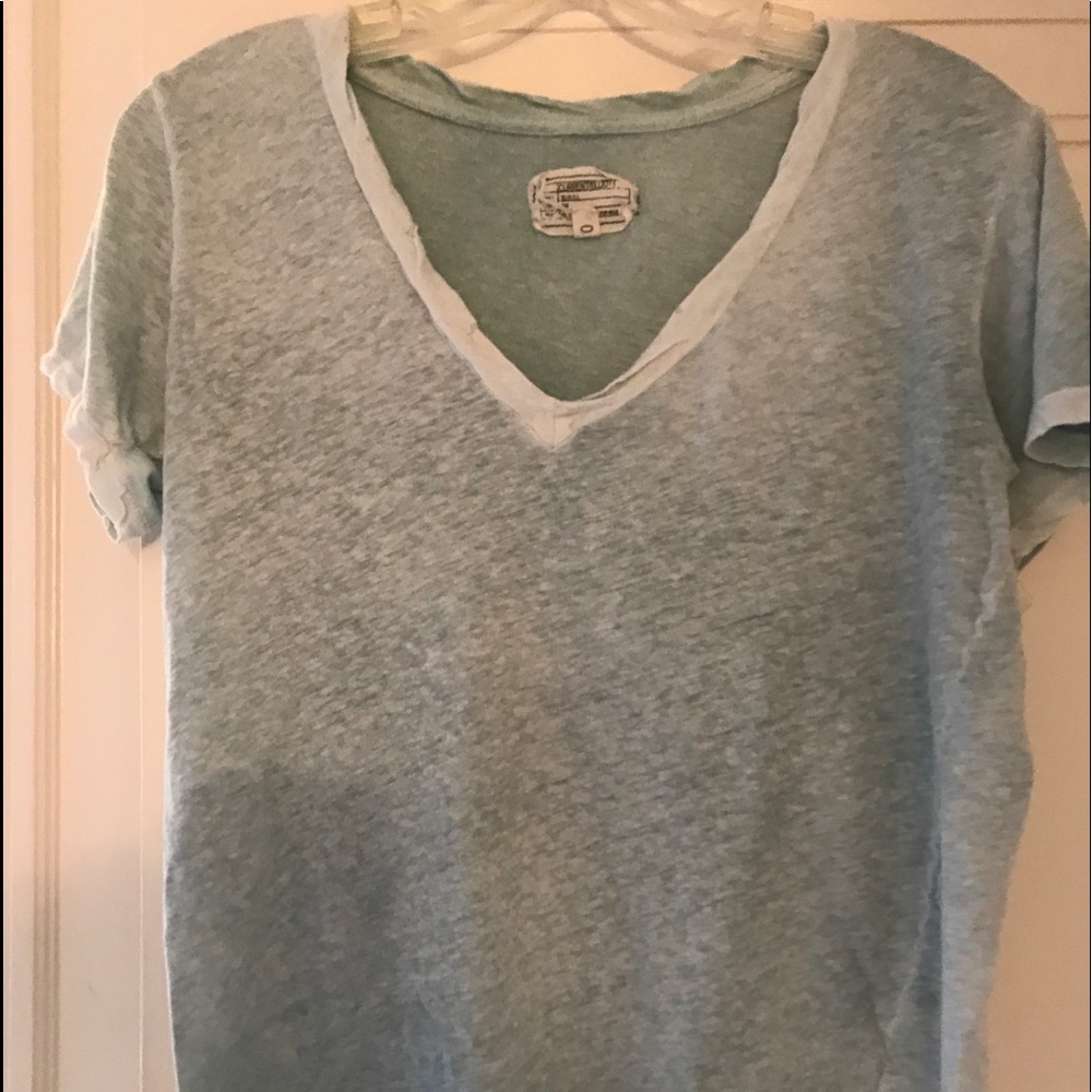 Current Elliott adorable t shirt!